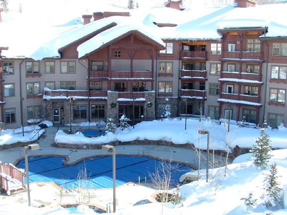 SV WINTER POOL SOLITUDE DIRECT UTAH SKI.jpg